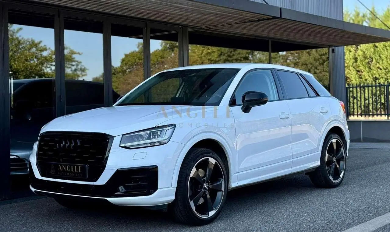 Photo 1 : Audi Q2 2017 Petrol