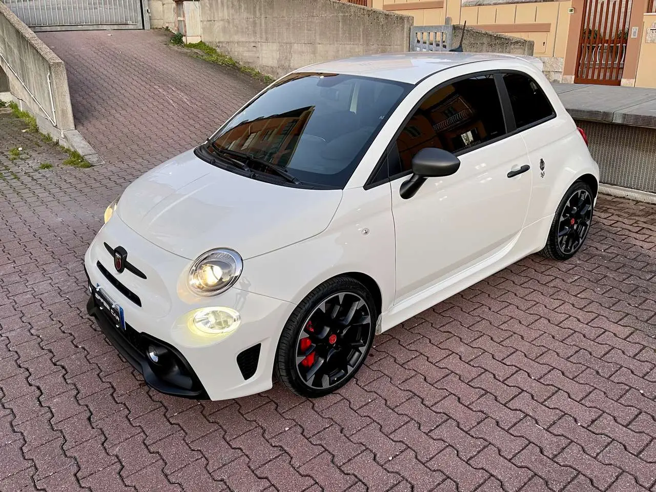 Photo 1 : Abarth 595 2020 Essence