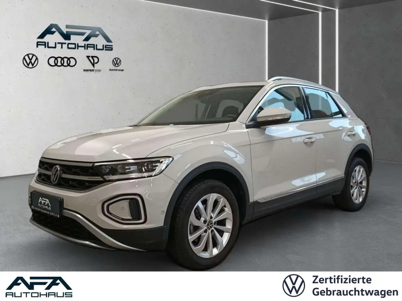 Photo 1 : Volkswagen T-roc 2023 Essence