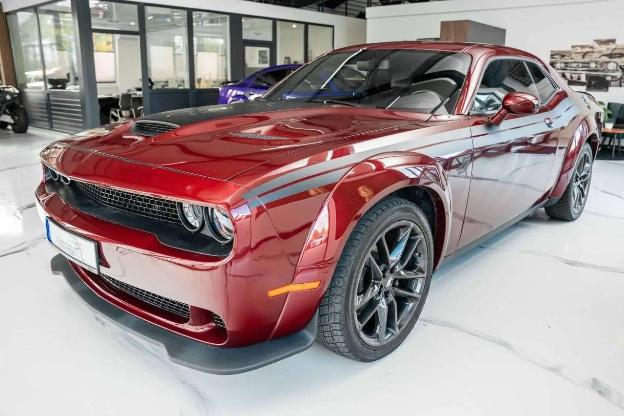 Photo 1 : Dodge Challenger 2021 Essence