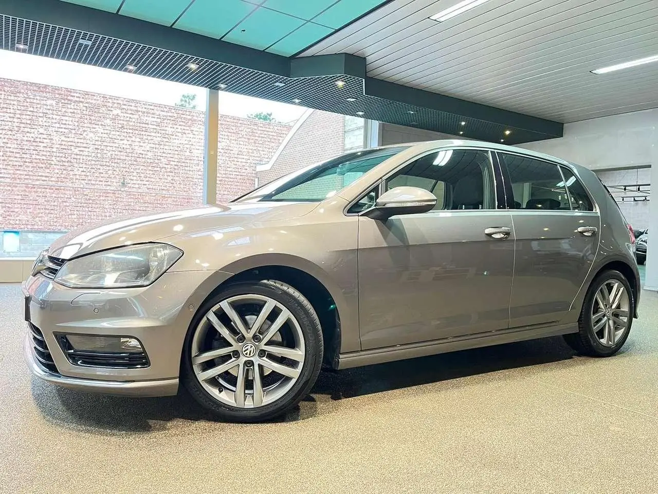 Photo 1 : Volkswagen Golf 2014 Essence