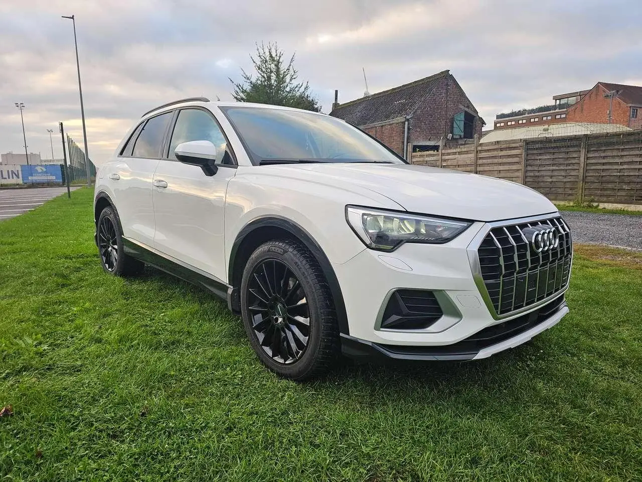 Photo 1 : Audi Q3 2019 Petrol