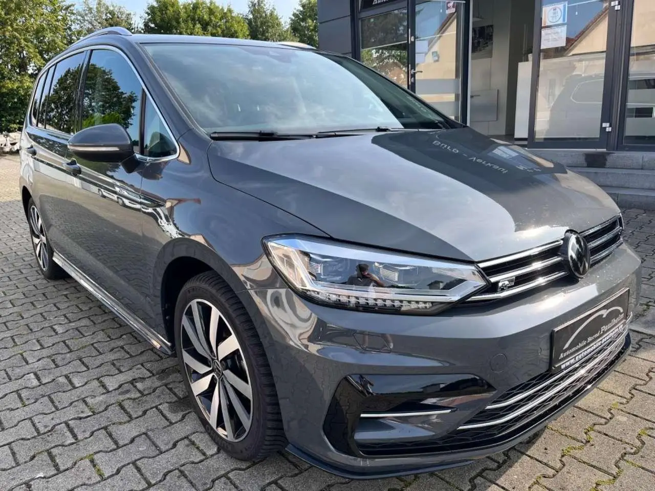 Photo 1 : Volkswagen Touran 2024 Petrol