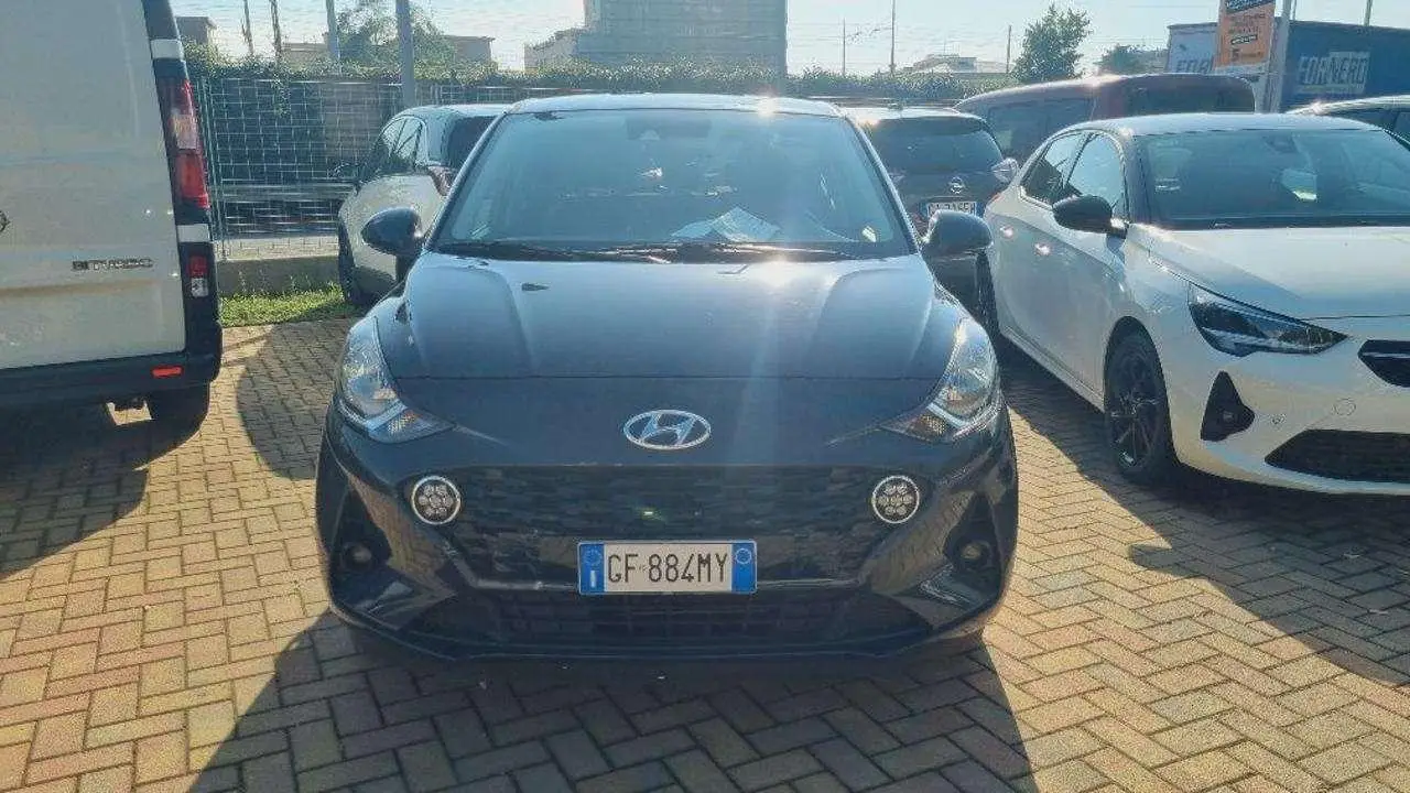 Photo 1 : Hyundai I10 2021 Essence