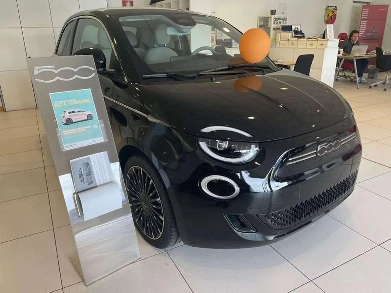 Photo 1 : Fiat 500 2023 Électrique