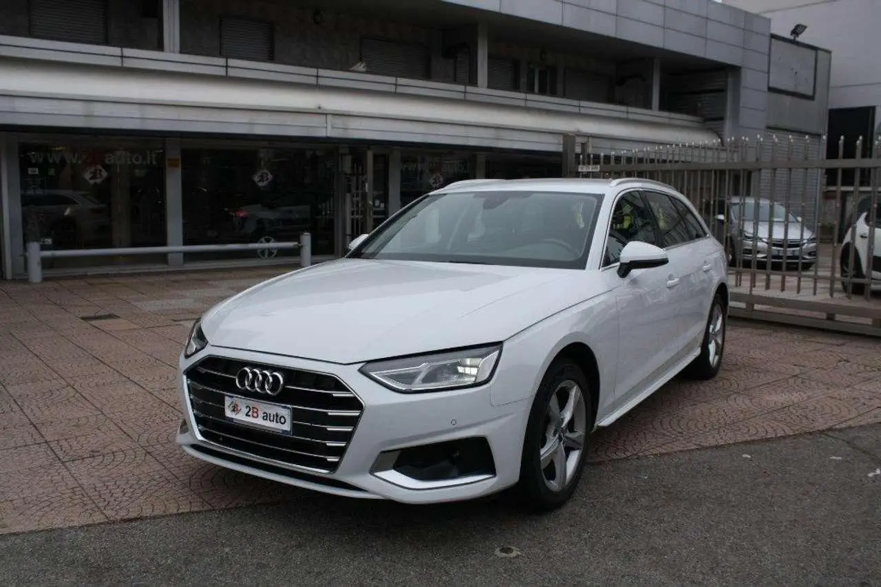 Photo 1 : Audi A4 2021 Hybrid