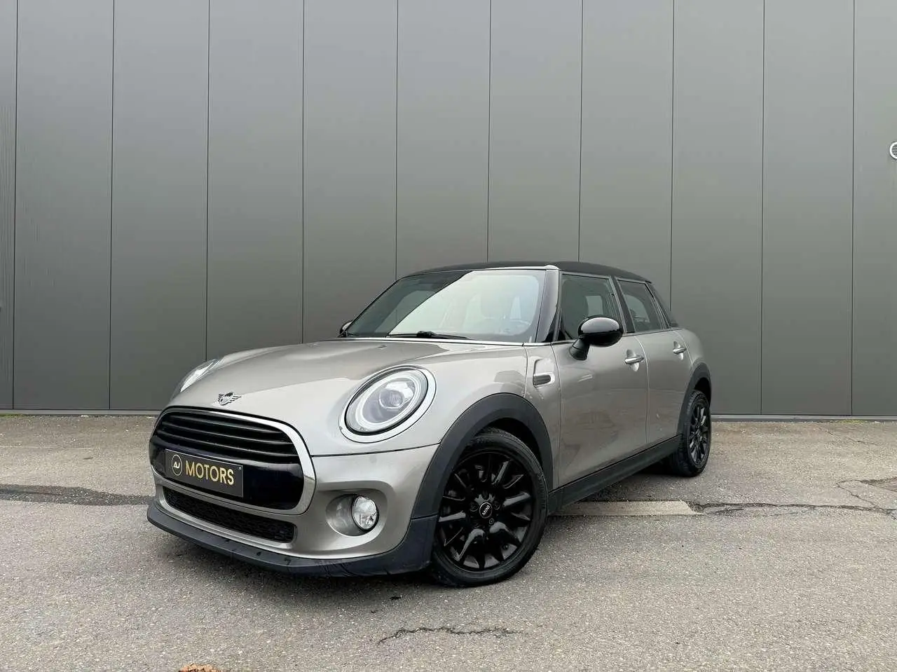 Photo 1 : Mini Cooper 2018 Petrol