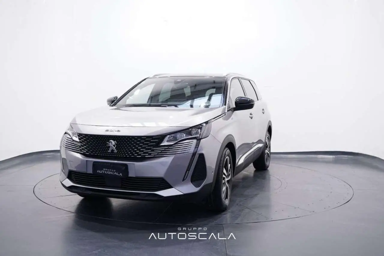 Photo 1 : Peugeot 5008 2023 Petrol