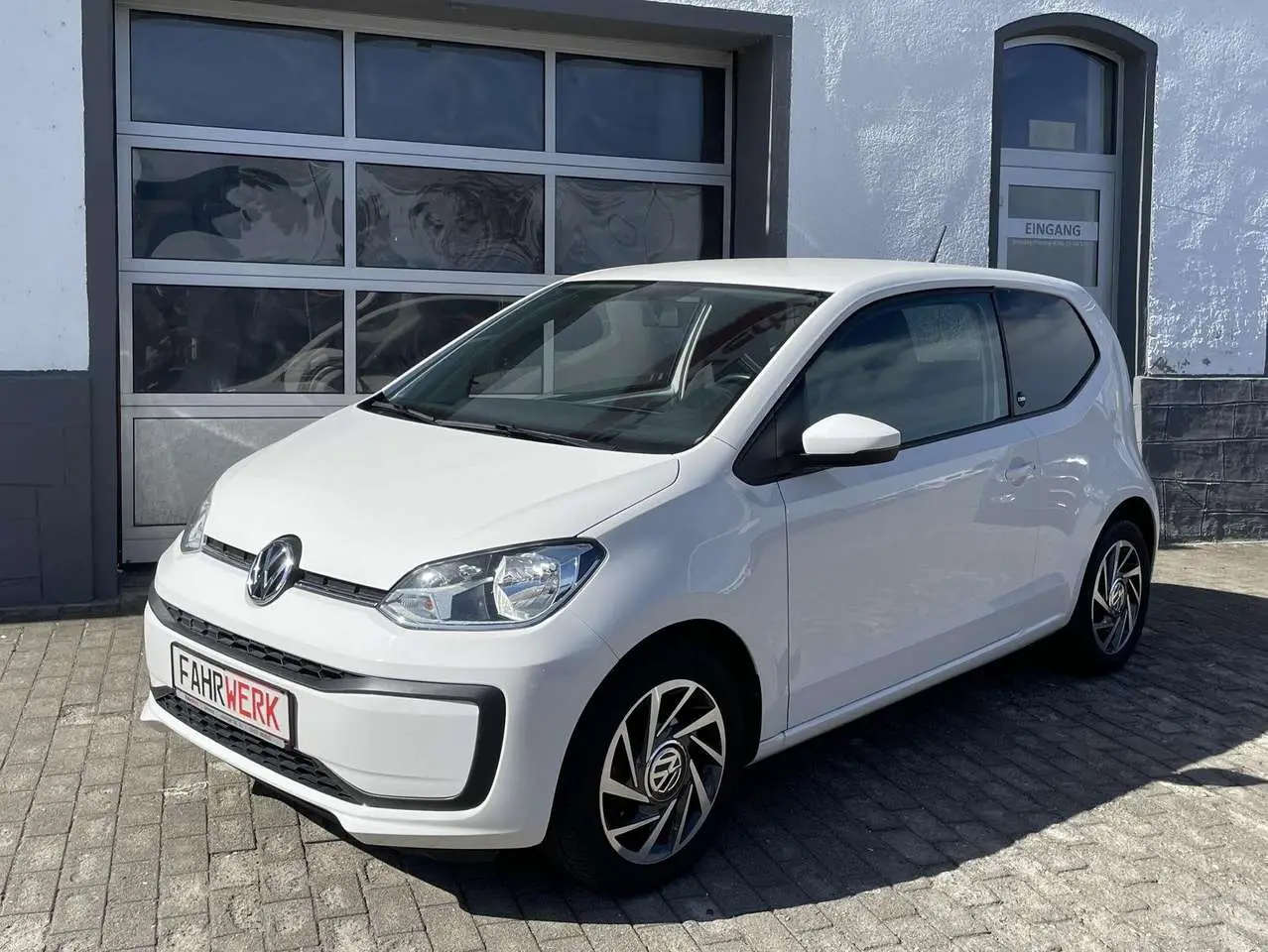 Photo 1 : Volkswagen Up! 2017 Petrol