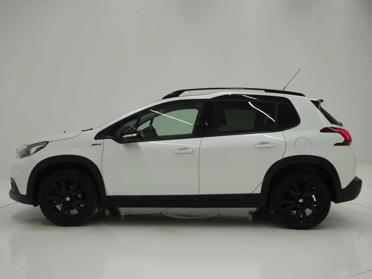 Photo 1 : Peugeot 2008 2018 Petrol