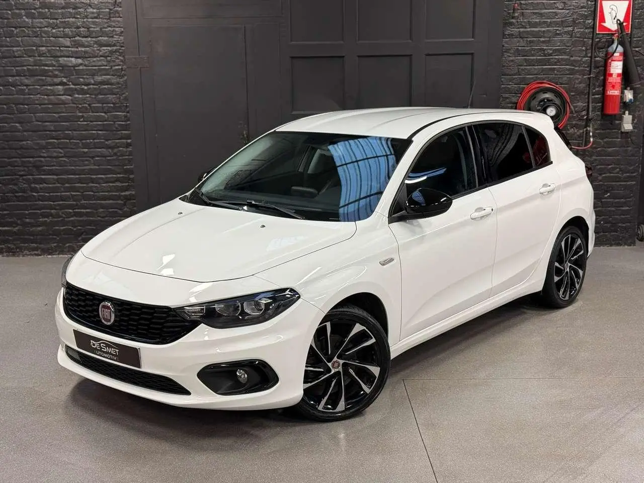 Photo 1 : Fiat Tipo 2017 Petrol