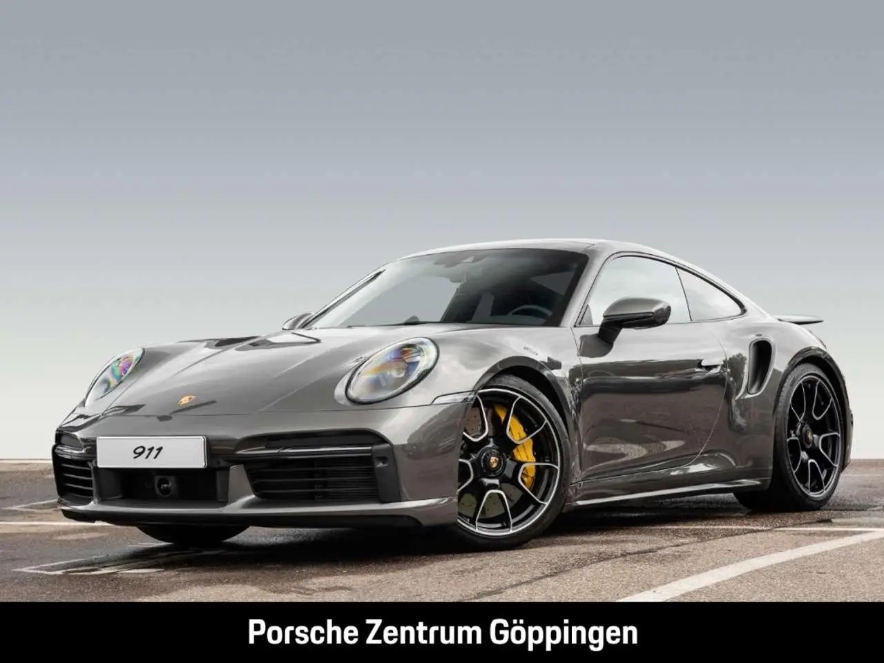 Photo 1 : Porsche 992 2023 Essence