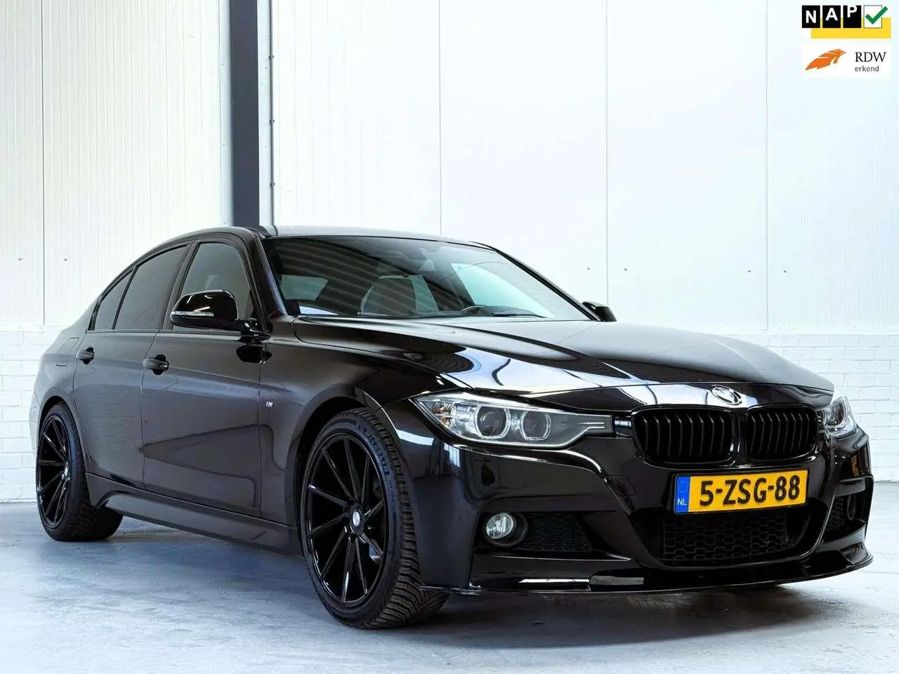 Photo 1 : Bmw Serie 3 2015 Petrol