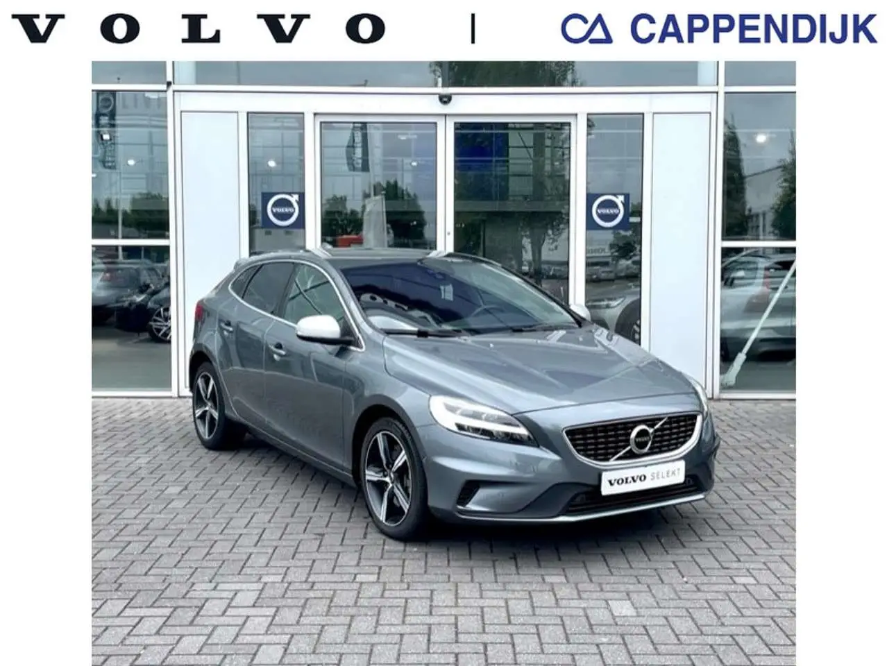 Photo 1 : Volvo V40 2020 Essence