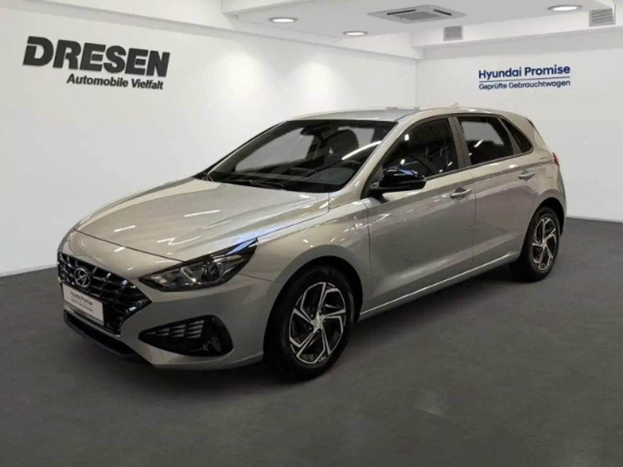 Photo 1 : Hyundai I30 2023 Petrol