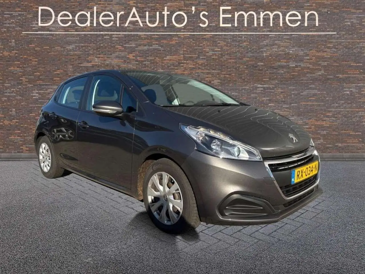 Photo 1 : Peugeot 208 2018 Essence