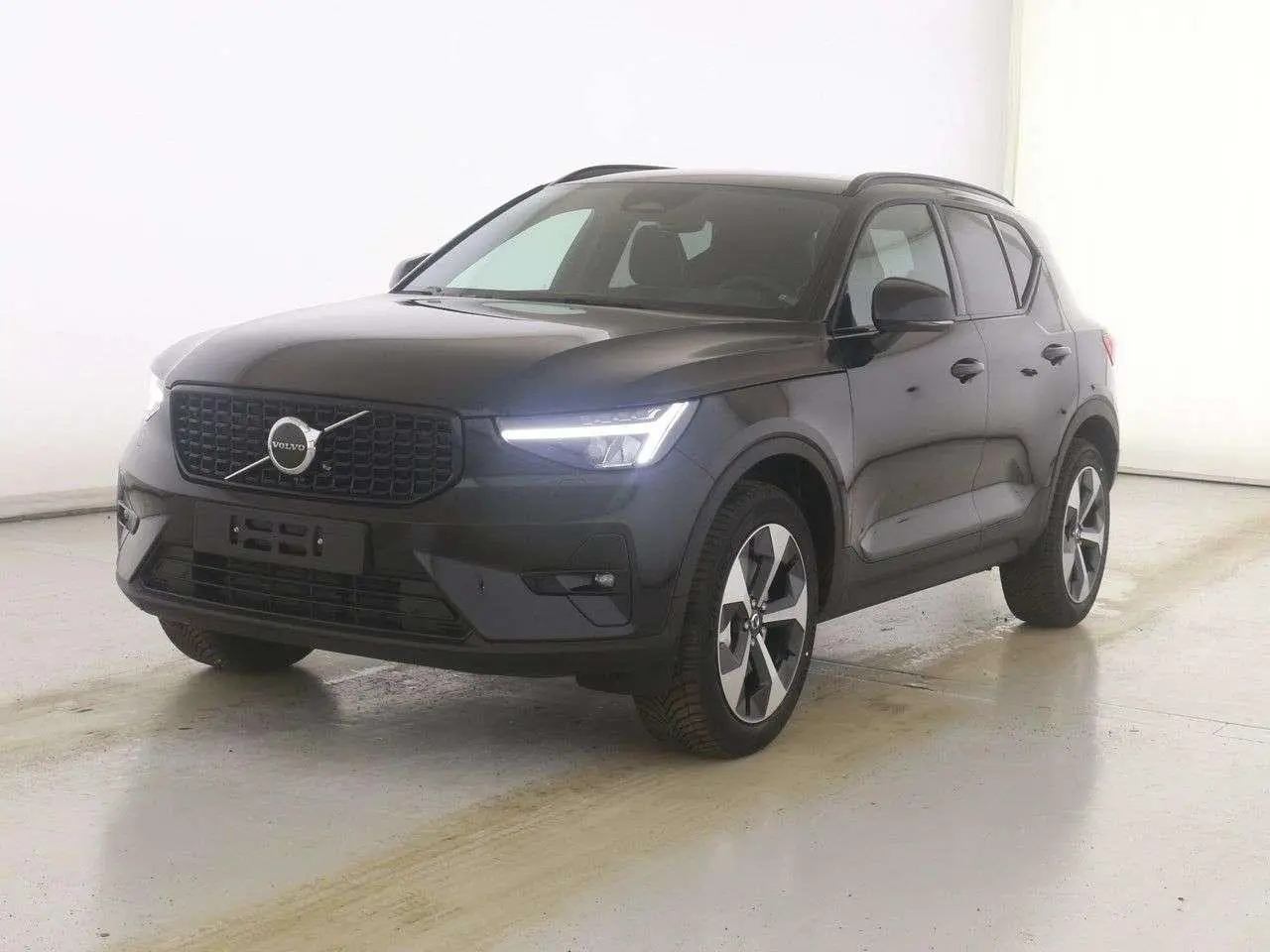 Photo 1 : Volvo Xc40 2024 Petrol