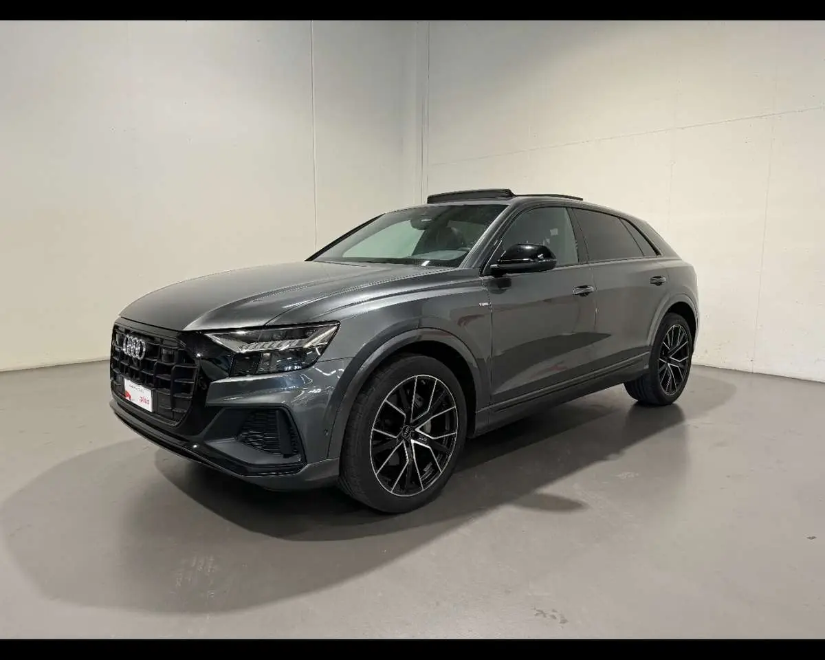 Photo 1 : Audi Q8 2023 Hybride