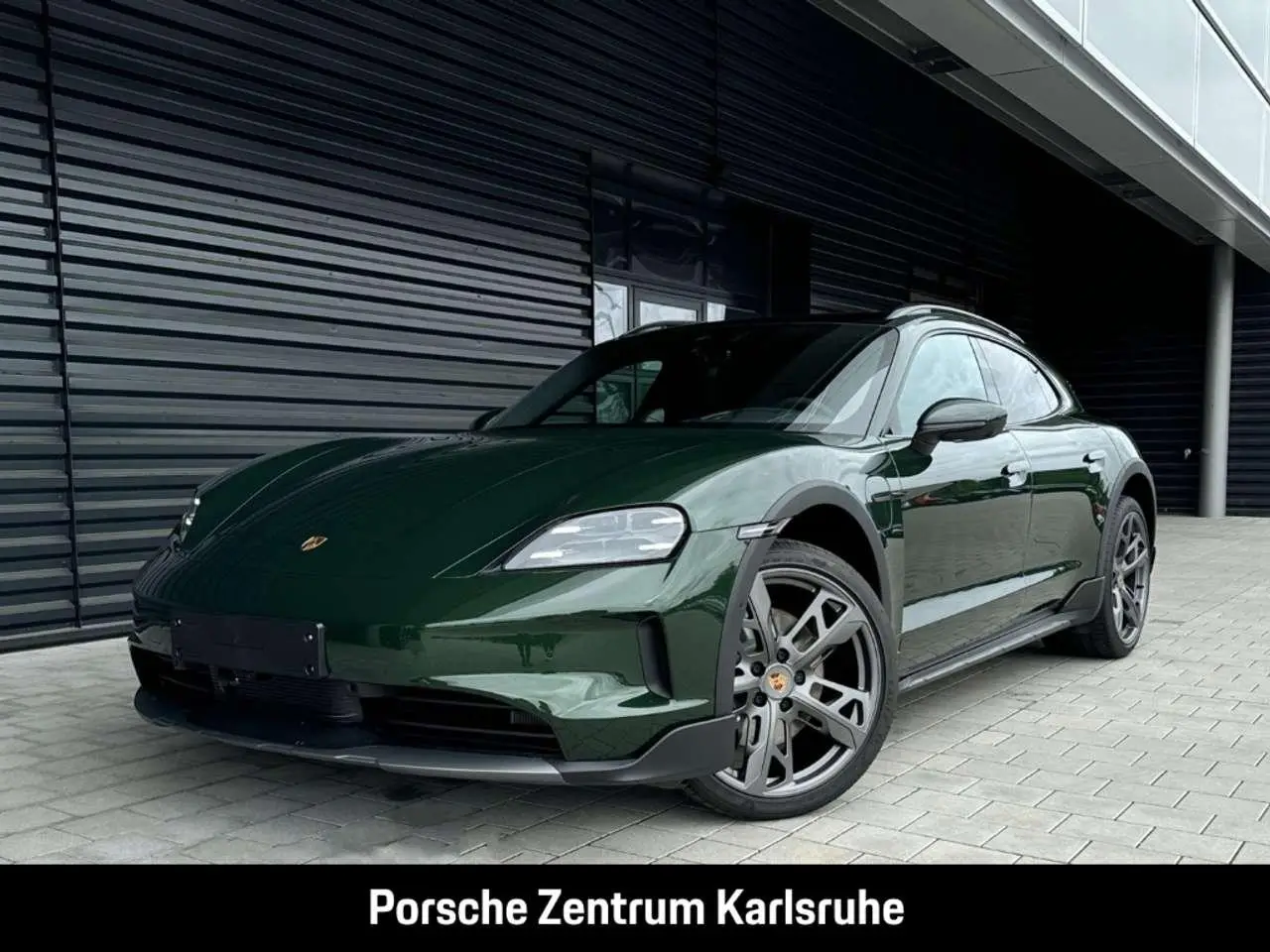 Photo 1 : Porsche Taycan 2024 Electric