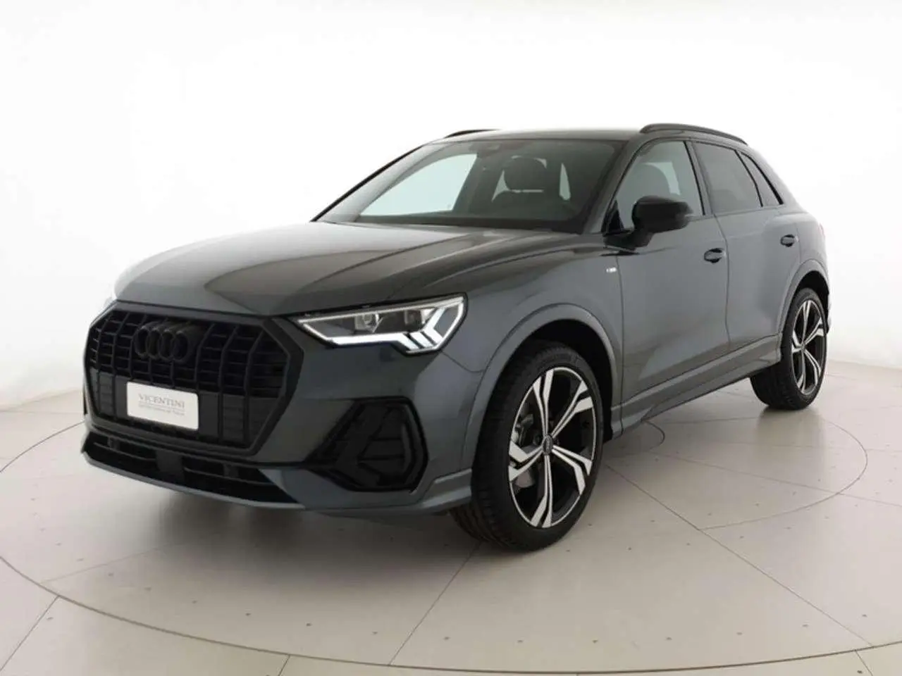 Photo 1 : Audi Q3 2024 Diesel