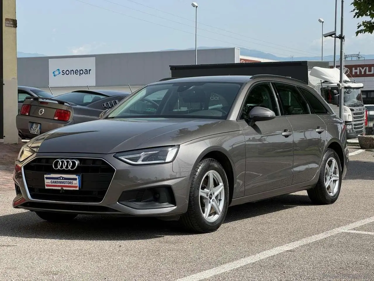 Photo 1 : Audi A4 2021 Hybrid