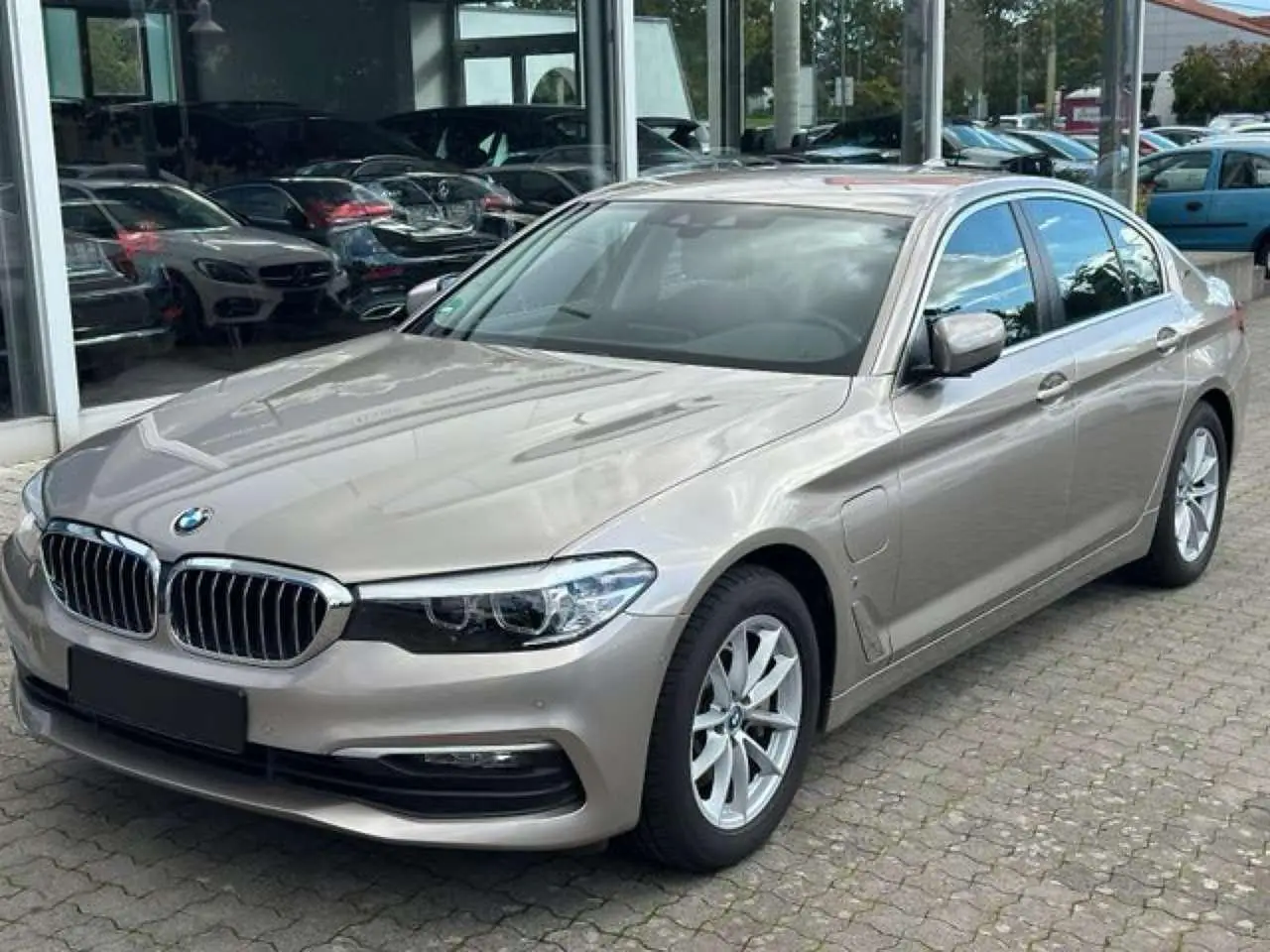 Photo 1 : Bmw Serie 5 2019 Hybride