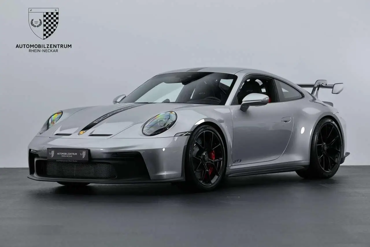 Photo 1 : Porsche 992 2021 Essence