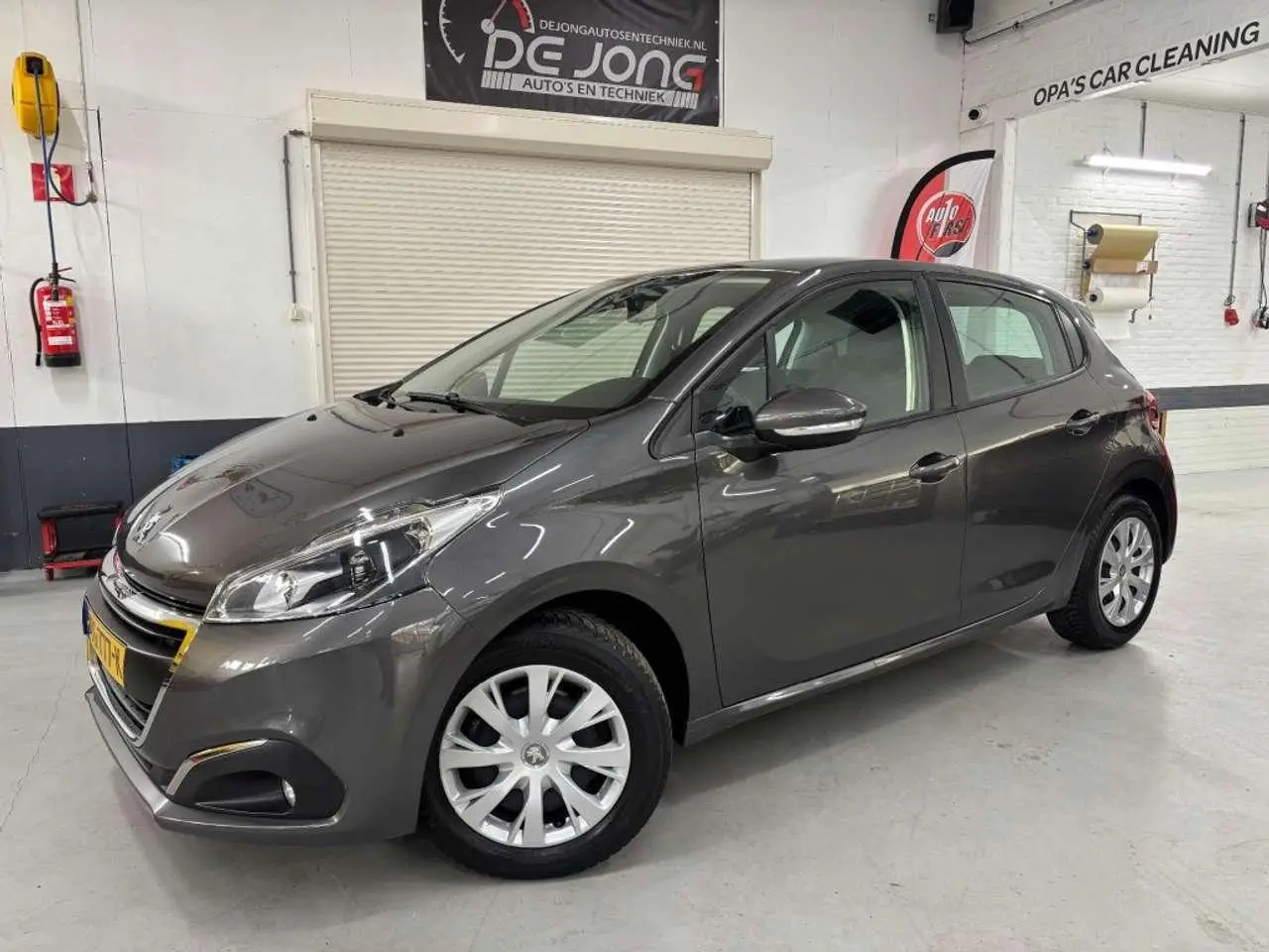 Photo 1 : Peugeot 208 2018 Petrol