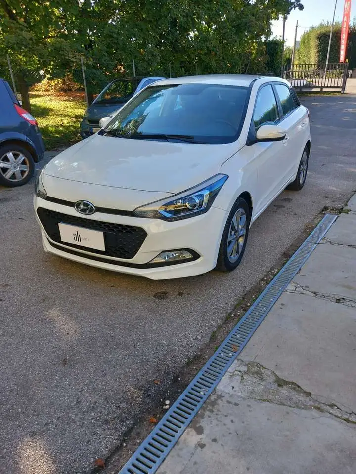 Photo 1 : Hyundai I20 2016 Essence