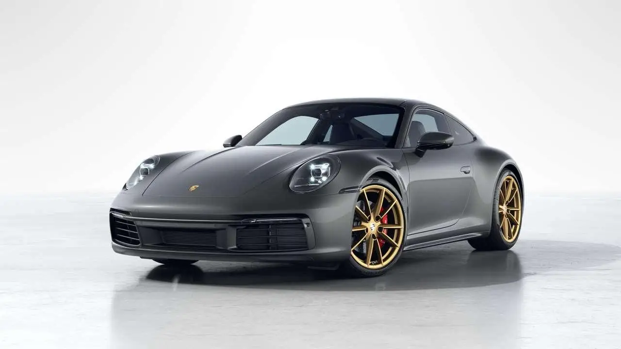 Photo 1 : Porsche 992 2022 Essence