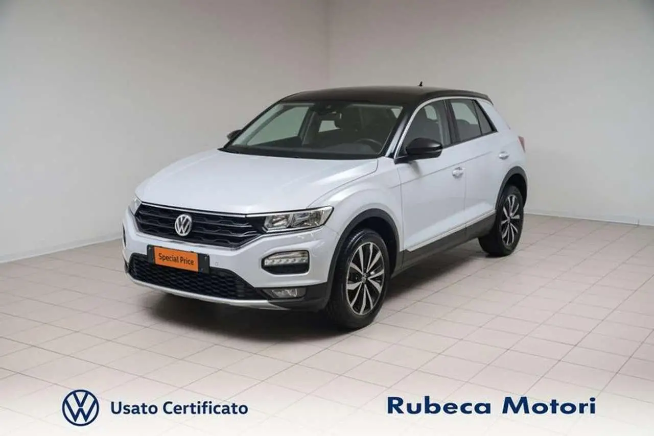 Photo 1 : Volkswagen T-roc 2021 Essence