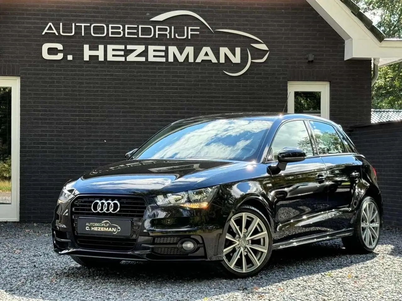 Photo 1 : Audi A1 2015 Petrol