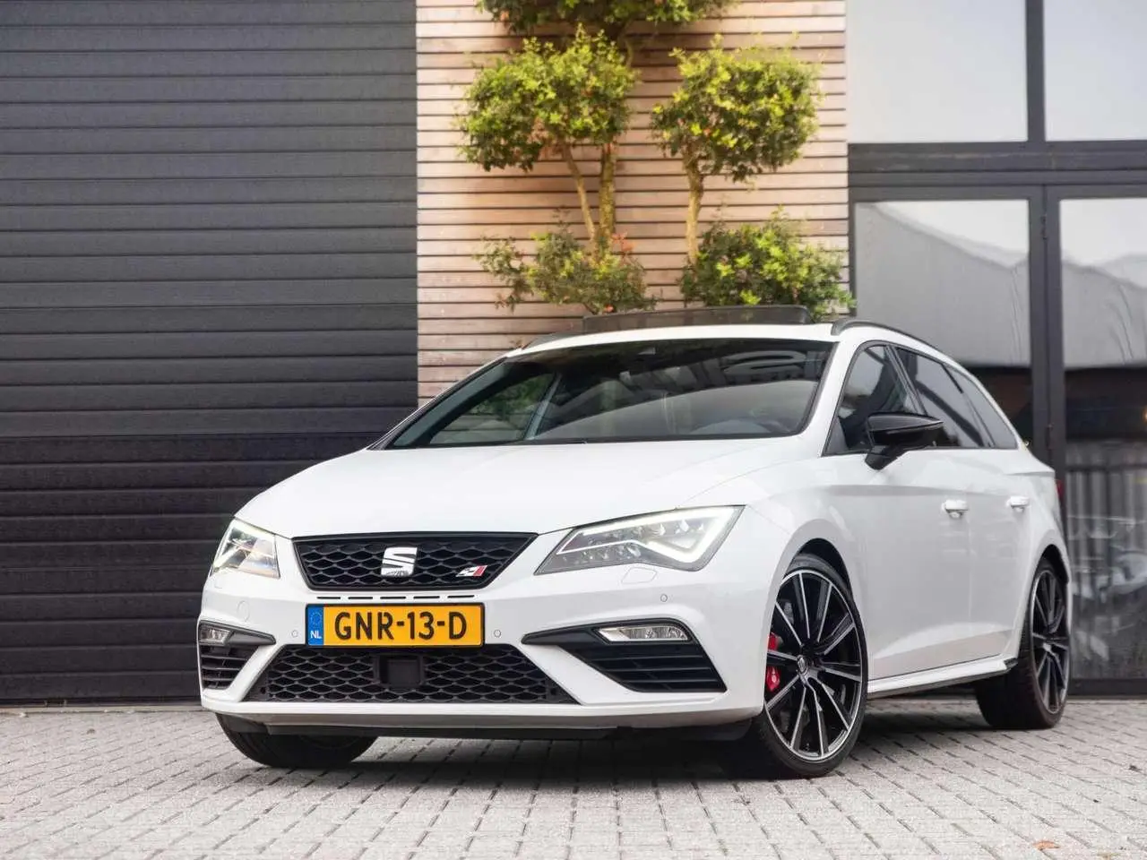 Photo 1 : Seat Leon 2017 Petrol