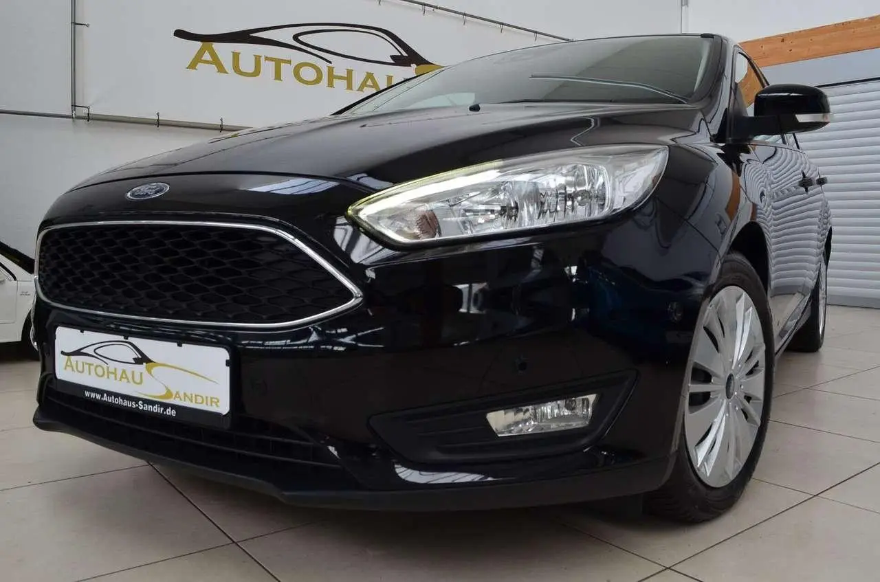 Photo 1 : Ford Focus 2016 Petrol