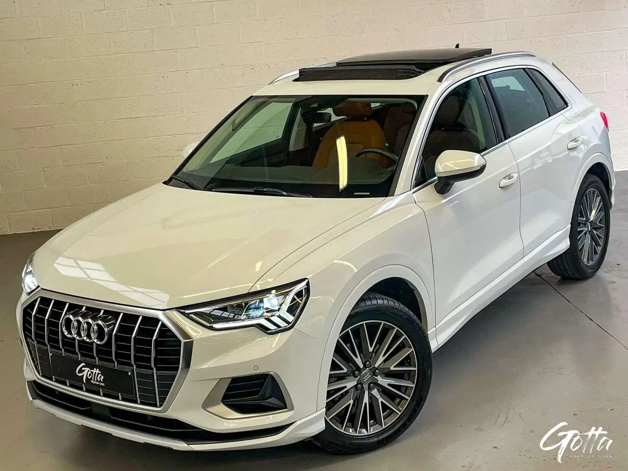 Photo 1 : Audi Q3 2019 Essence