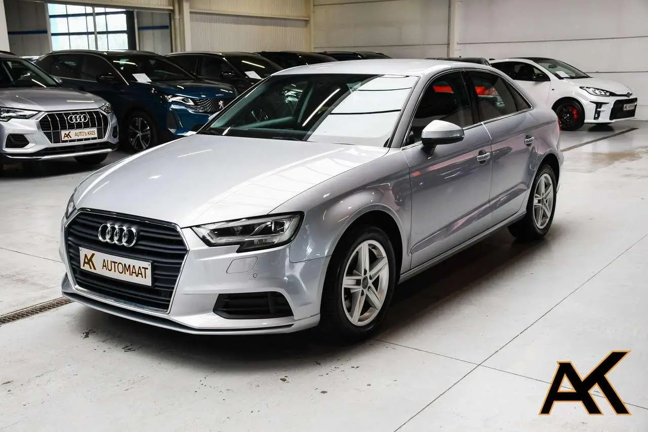 Photo 1 : Audi A3 2020 Petrol