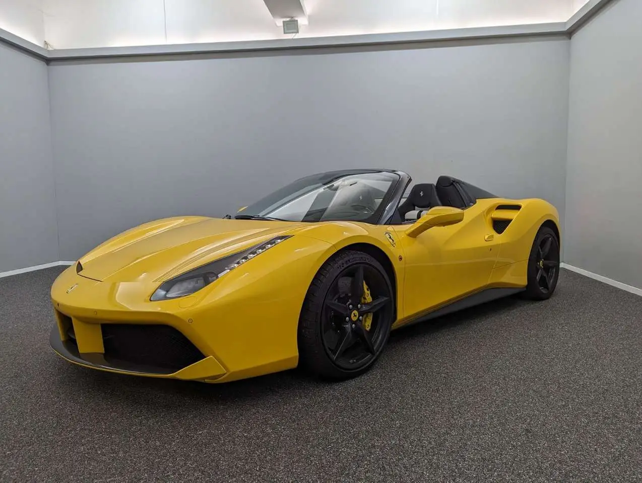 Photo 1 : Ferrari 488 2017 Essence