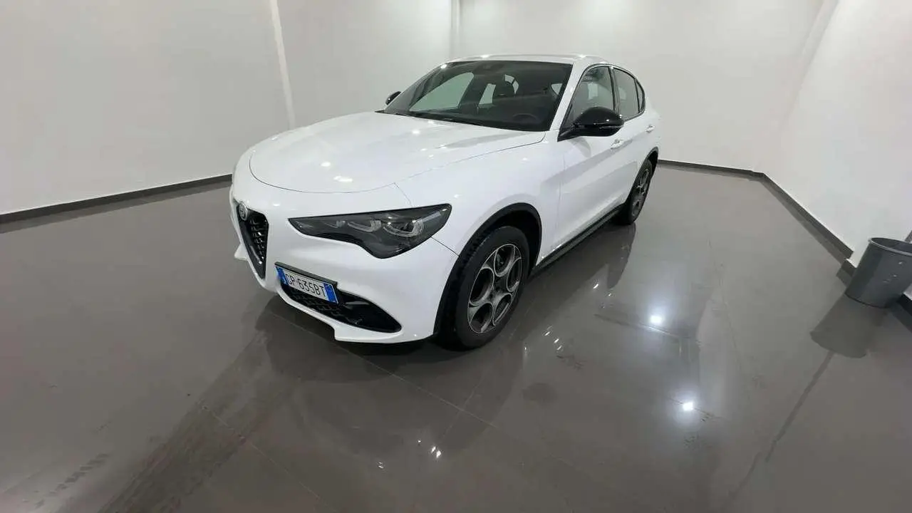 Photo 1 : Alfa Romeo Stelvio 2023 Diesel