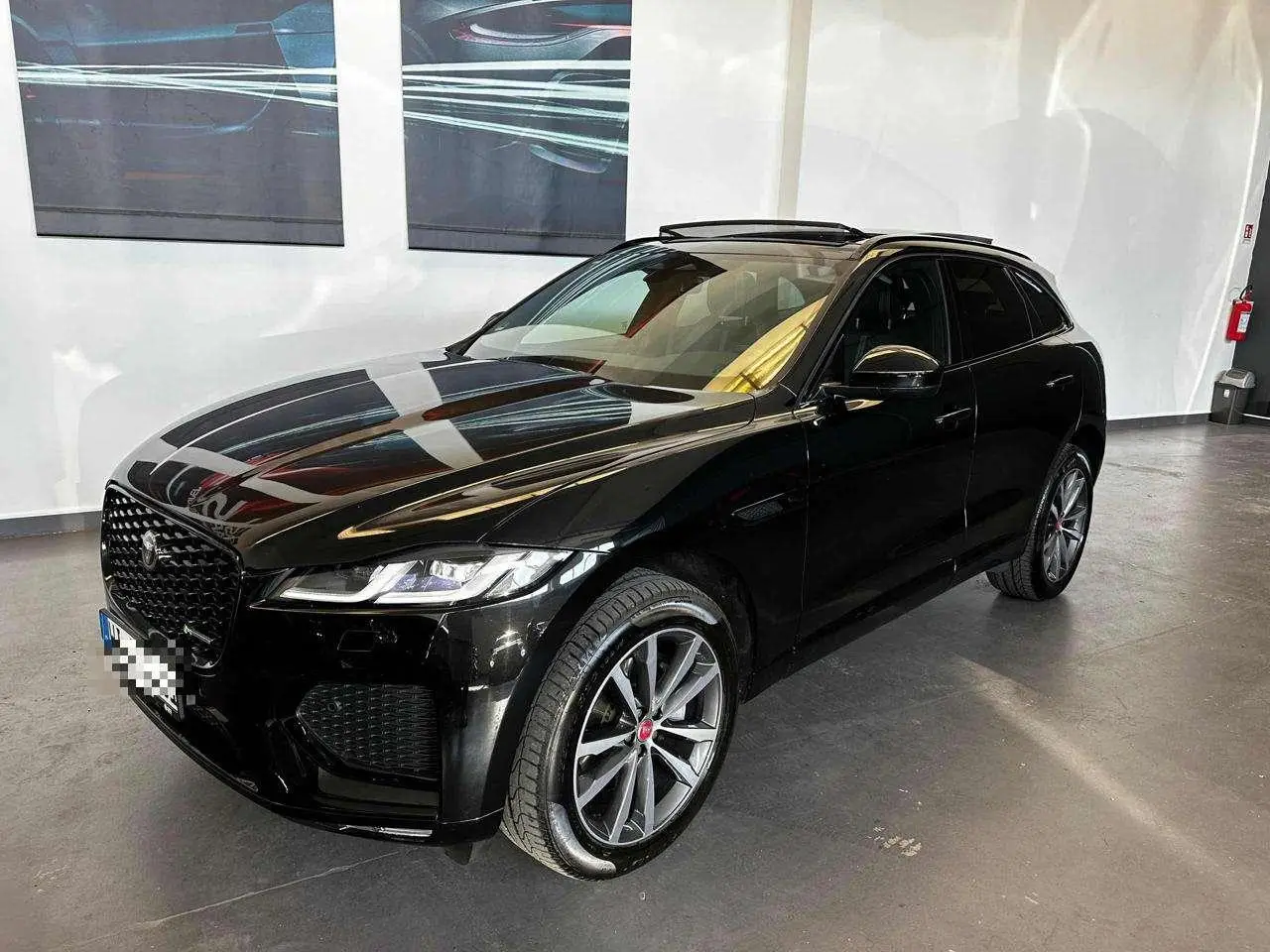 Photo 1 : Jaguar F-pace 2023 Hybride