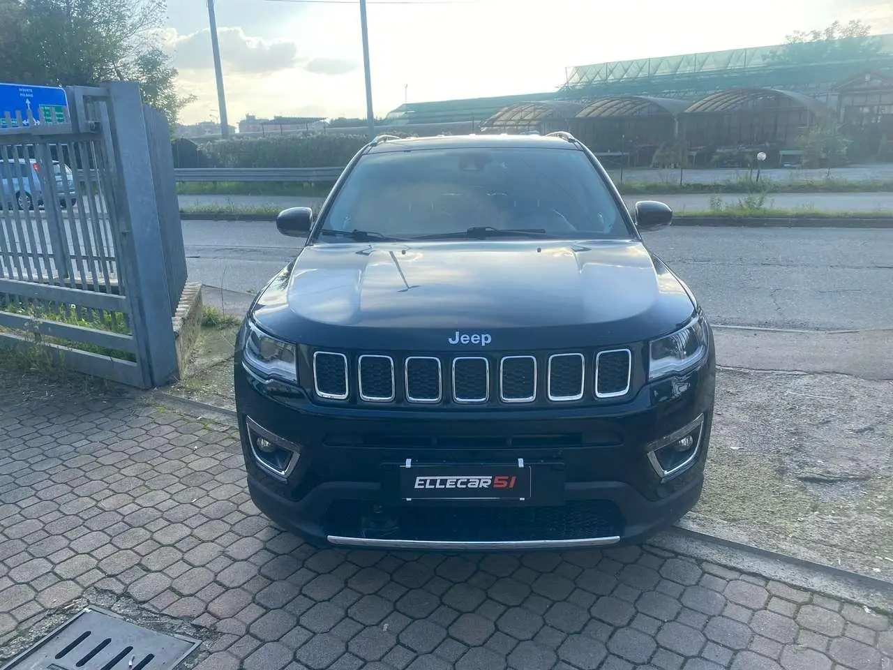 Photo 1 : Jeep Compass 2019 Petrol