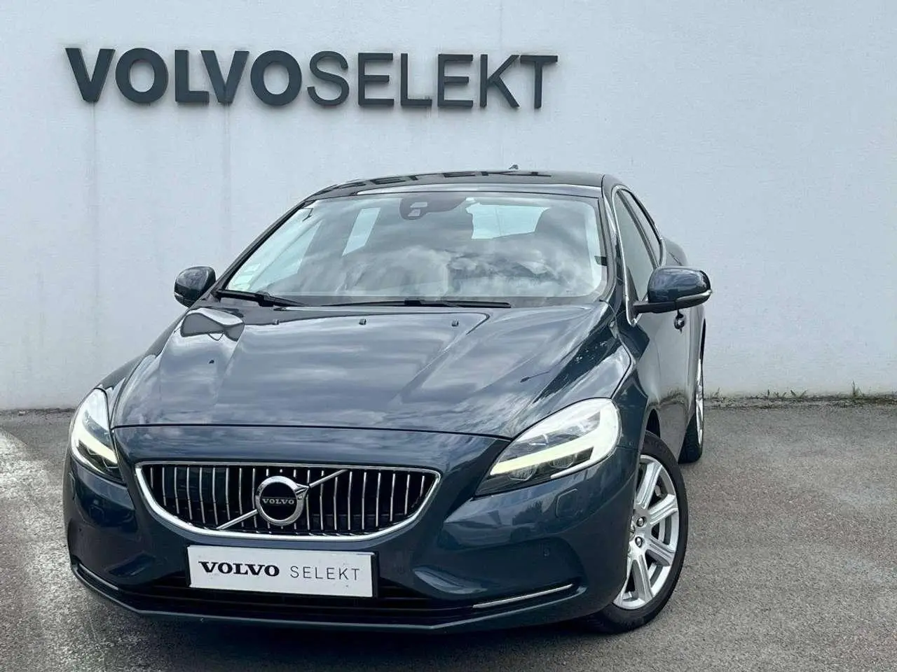 Photo 1 : Volvo V40 2016 Diesel