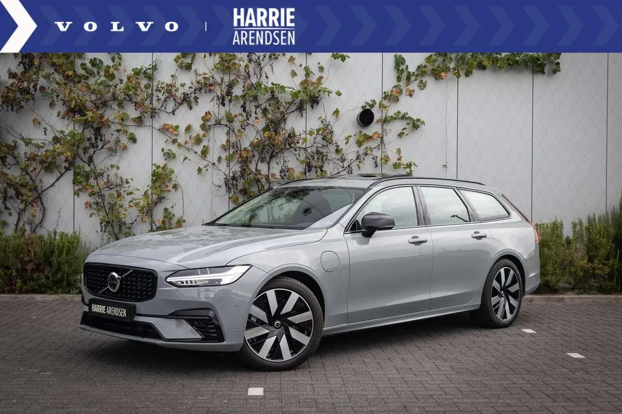 Photo 1 : Volvo V90 2024 Hybride