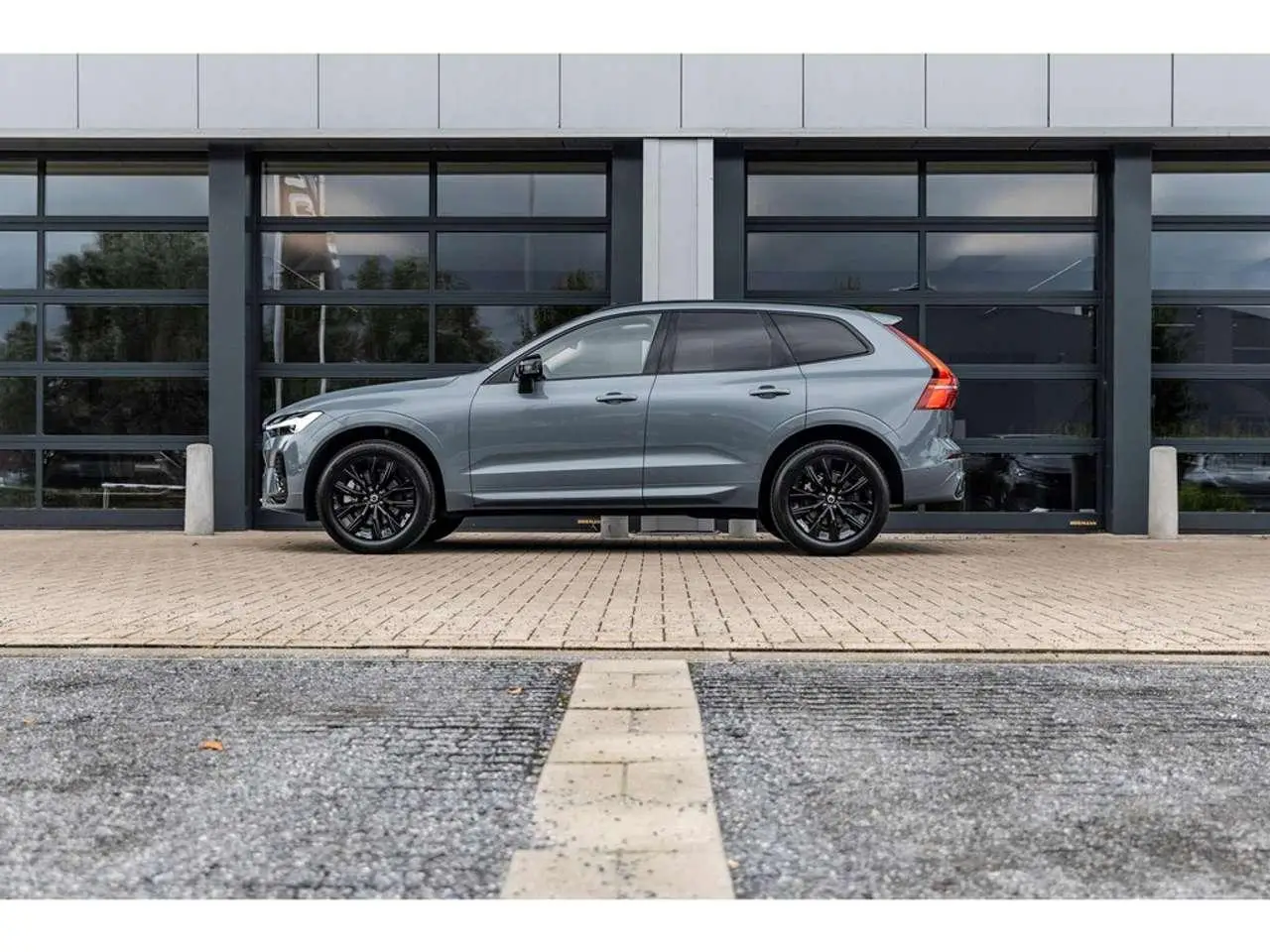 Photo 1 : Volvo Xc60 2023 Petrol