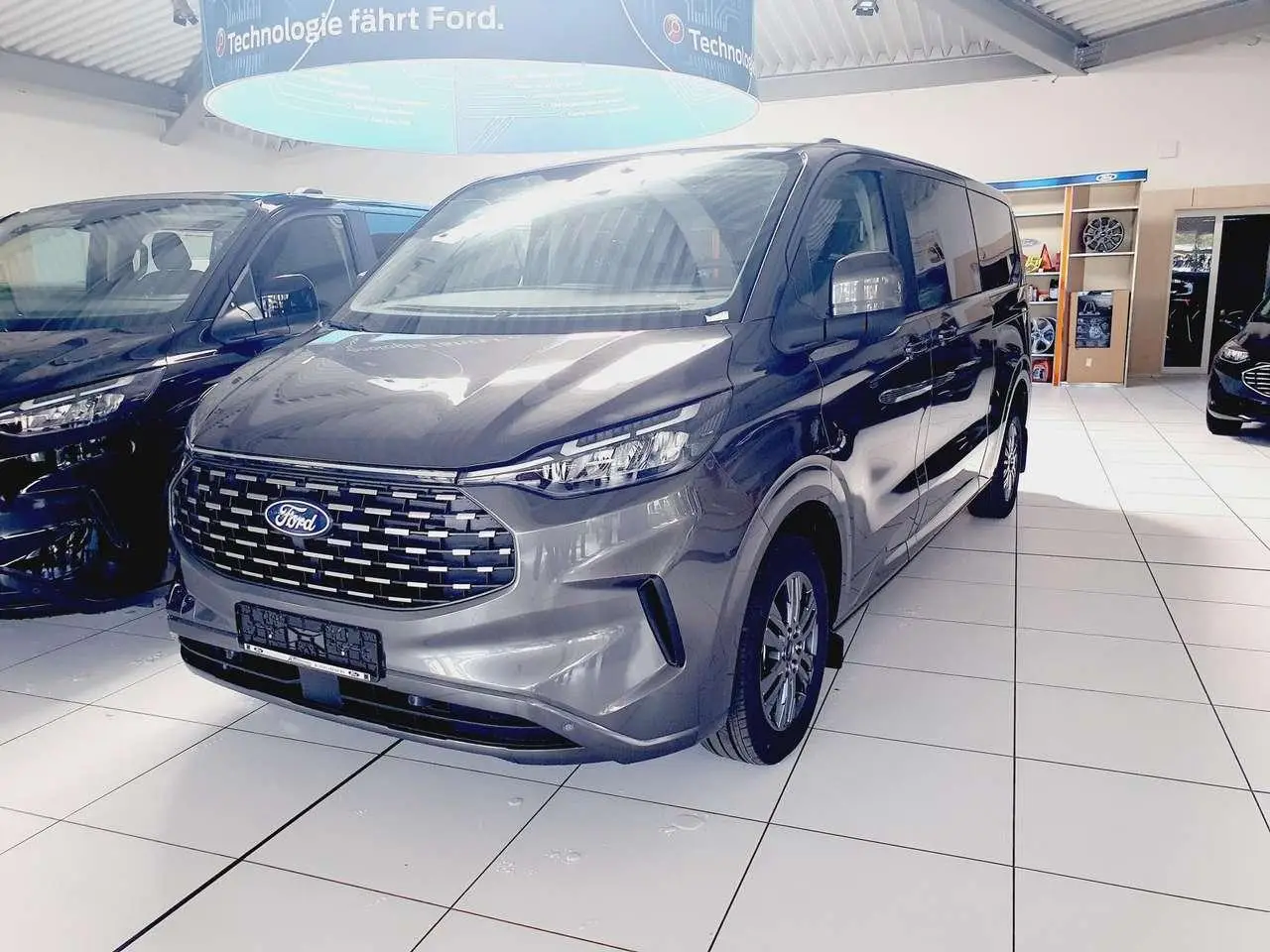 Photo 1 : Ford Tourneo 2024 Diesel