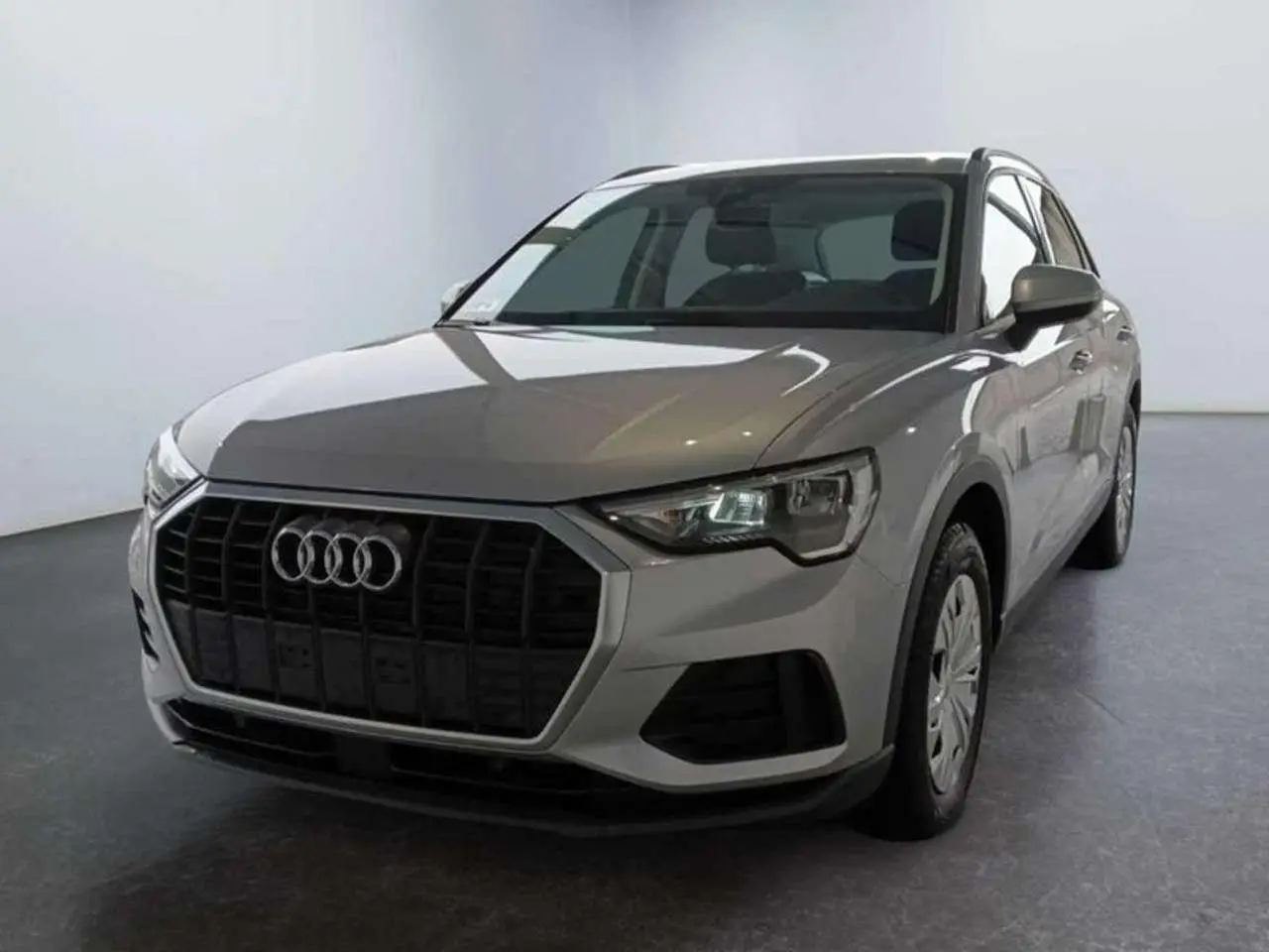 Photo 1 : Audi Q3 2023 Essence