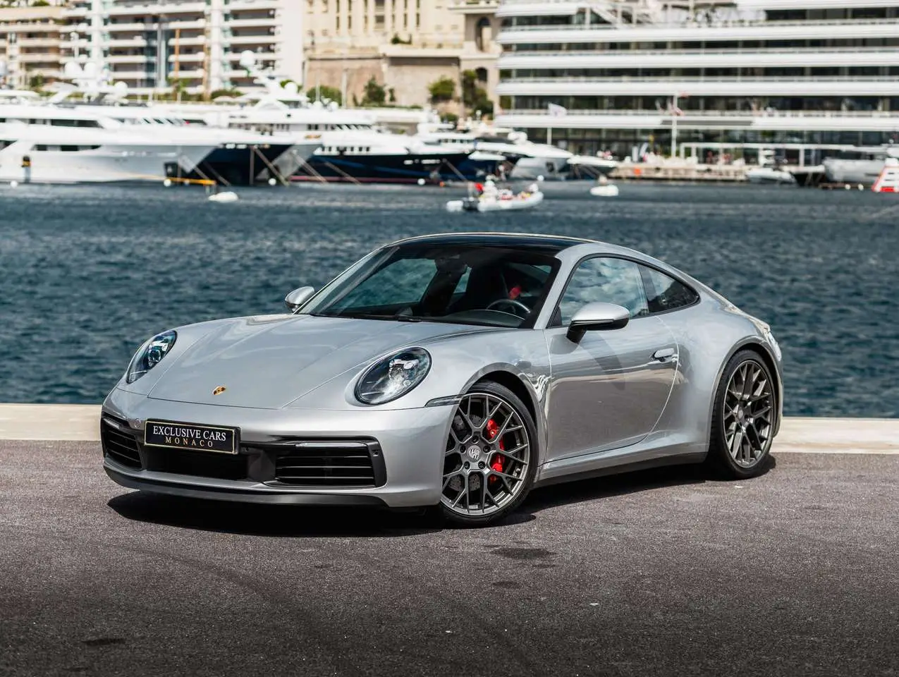 Photo 1 : Porsche 992 2019 Essence