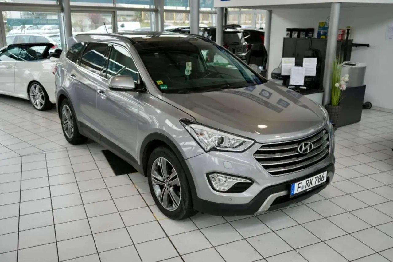 Photo 1 : Hyundai Grand Santa Fe 2016 Diesel