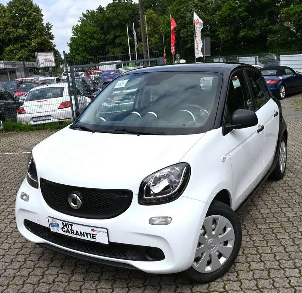 Photo 1 : Smart Forfour 2017 Petrol