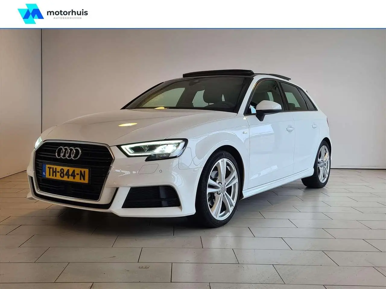 Photo 1 : Audi A3 2018 Essence