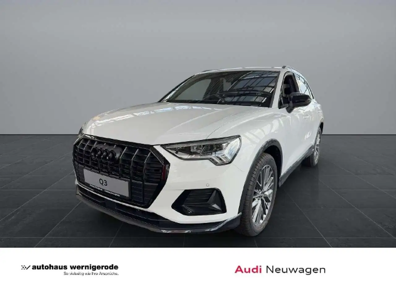 Photo 1 : Audi Q3 2024 Petrol